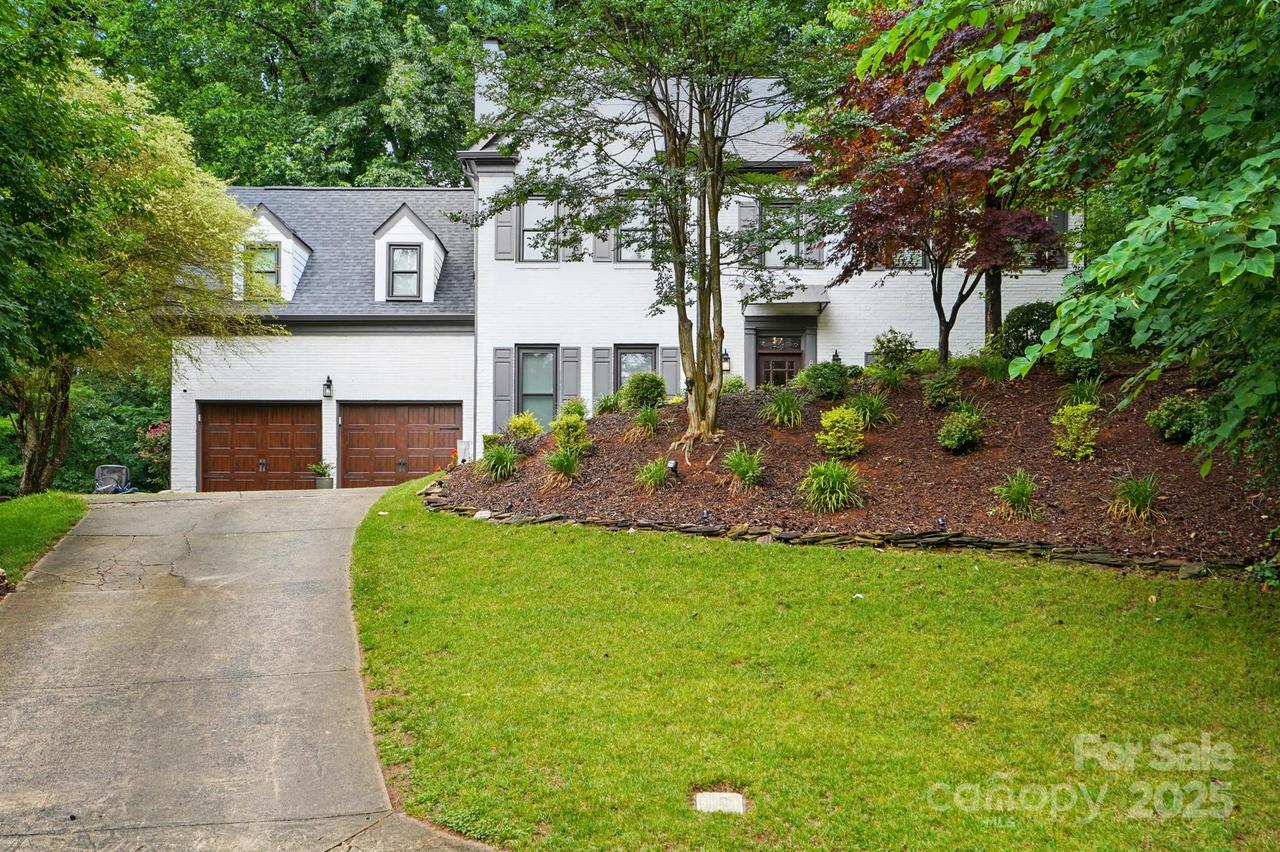 8708 Piccone Brook Ln., Charlotte, NC 28216