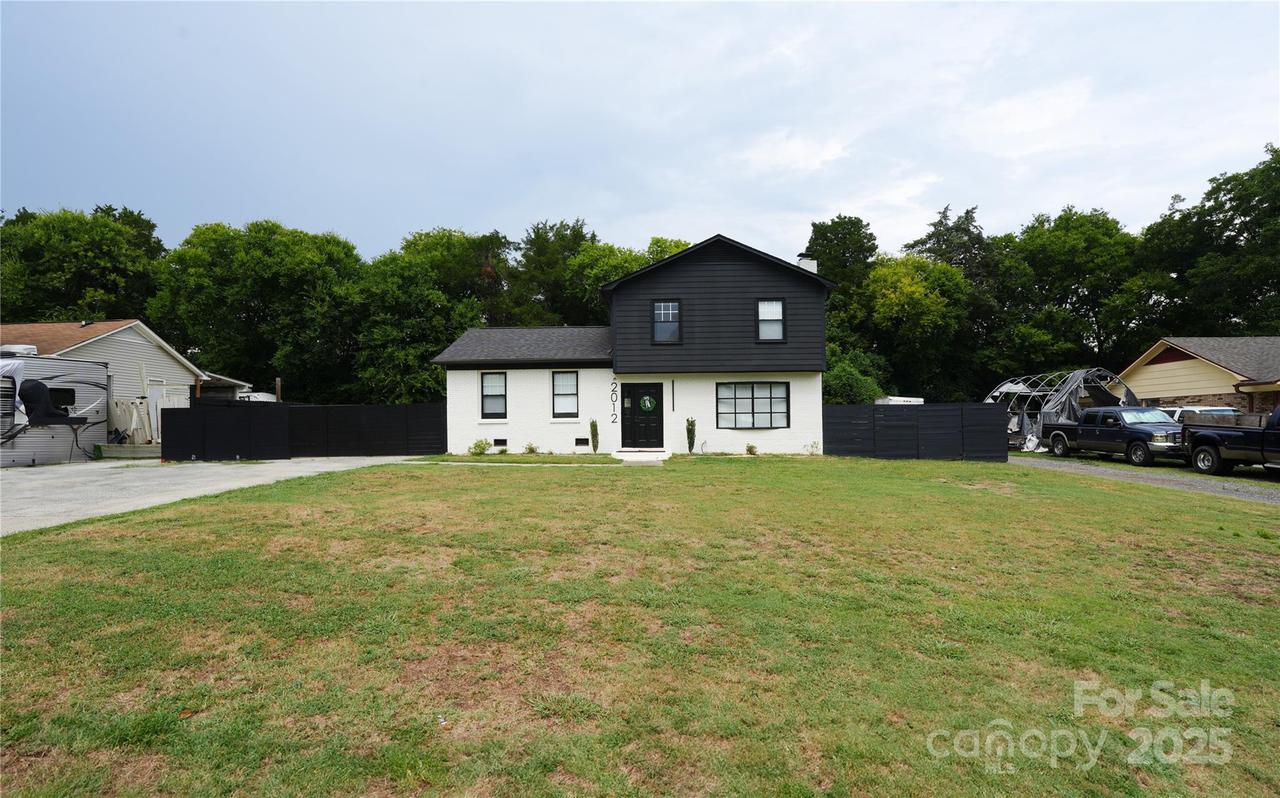 2012 Bangor Rd., Charlotte, NC 28217