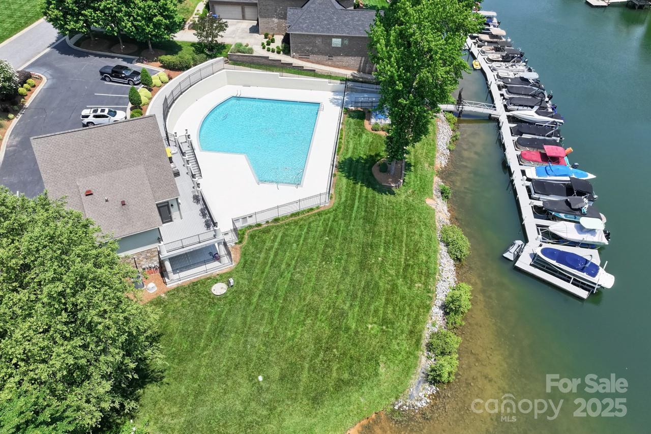 7881 Mariners Pointe Cir., Denver, NC 28037