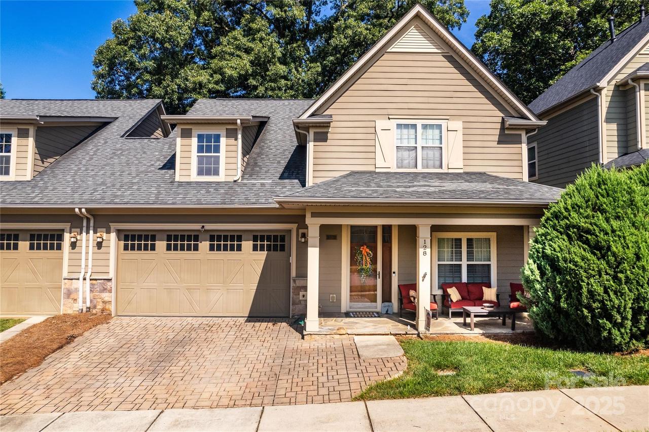 128 Aztec Cir., Mooresville, NC 28117