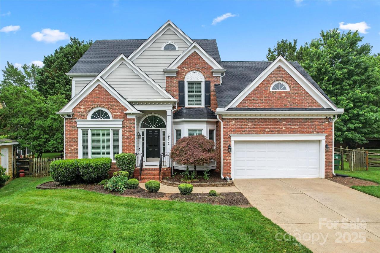 6632 Hawksnest Dr., Charlotte, NC 28269