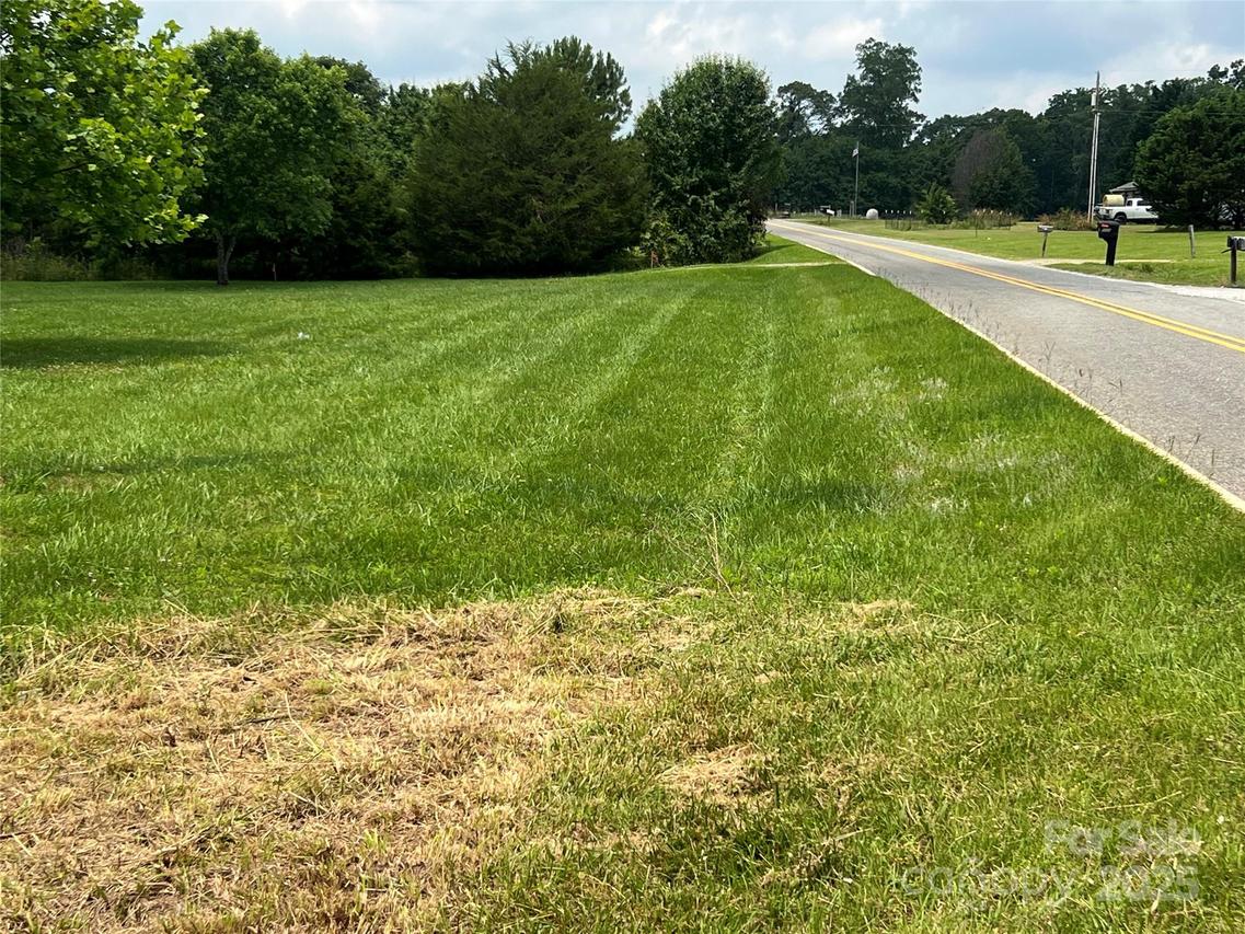 566 Ledford Rd., Ellenboro, NC 28040