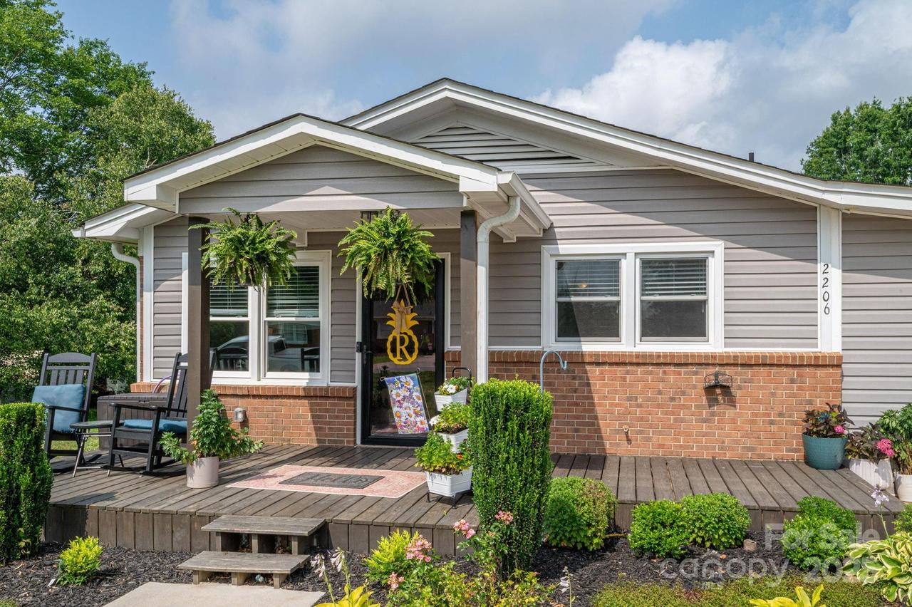 2206 Whitworth Rd., Cherryville, NC 28021