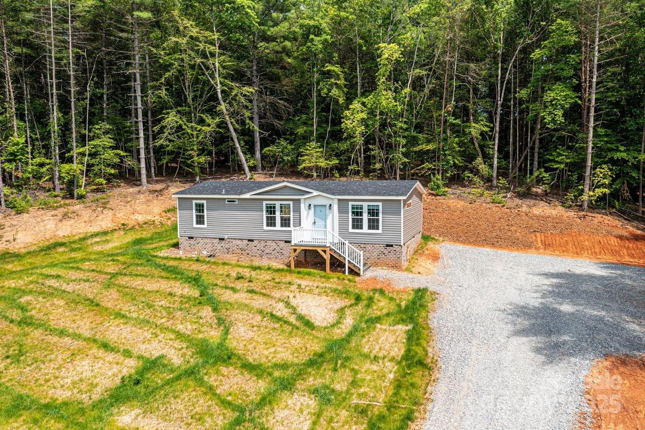 122 River Ridge Ln., Hickory, NC 28601