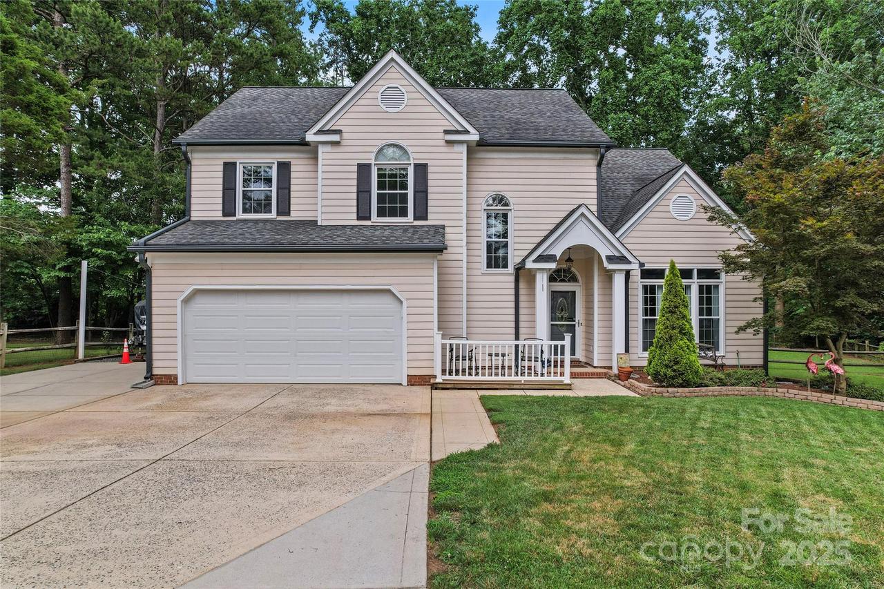 107 Glenmont Ct., Mooresville, NC 28117