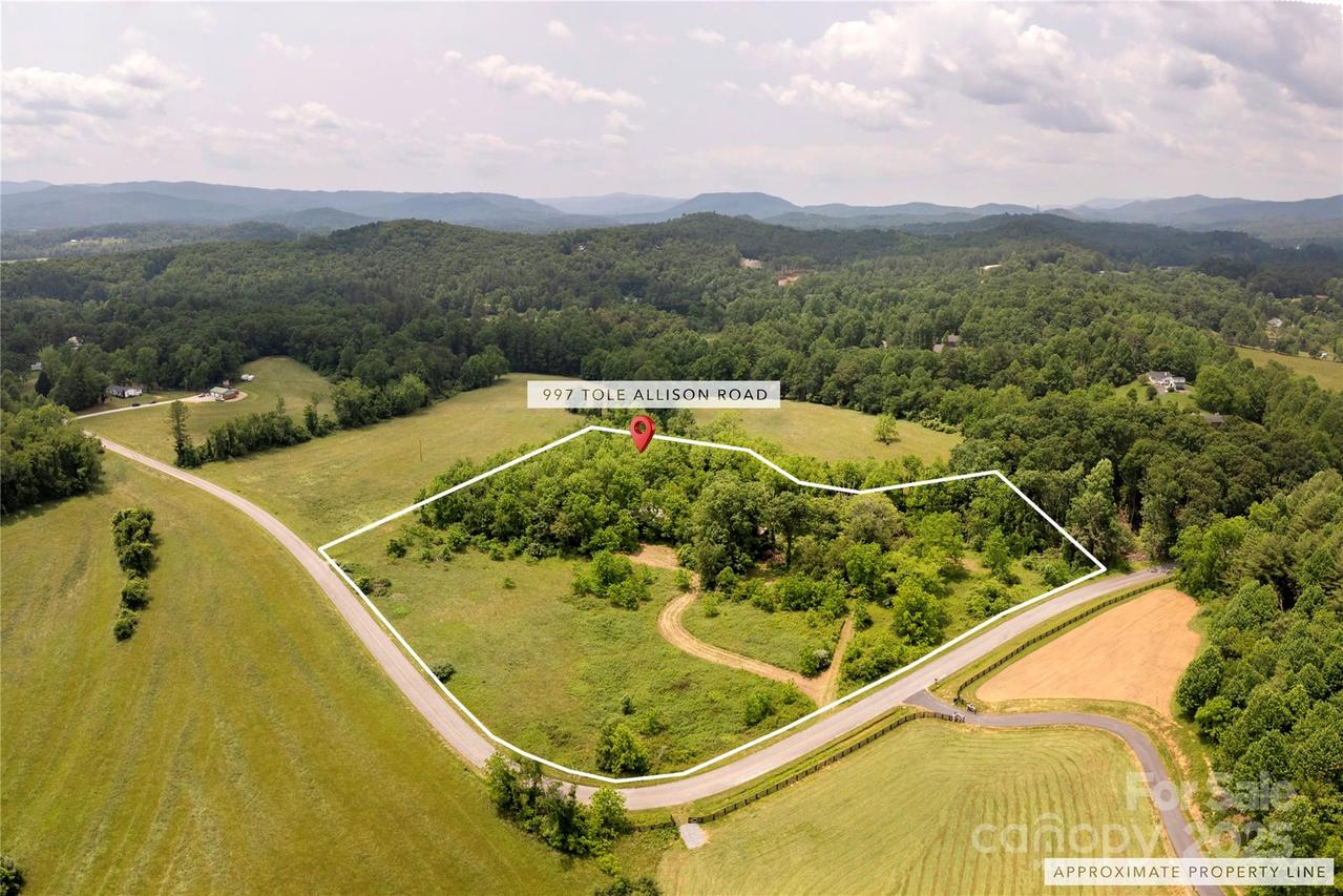 997 Tole Allison Rd., Mills River, NC 28759