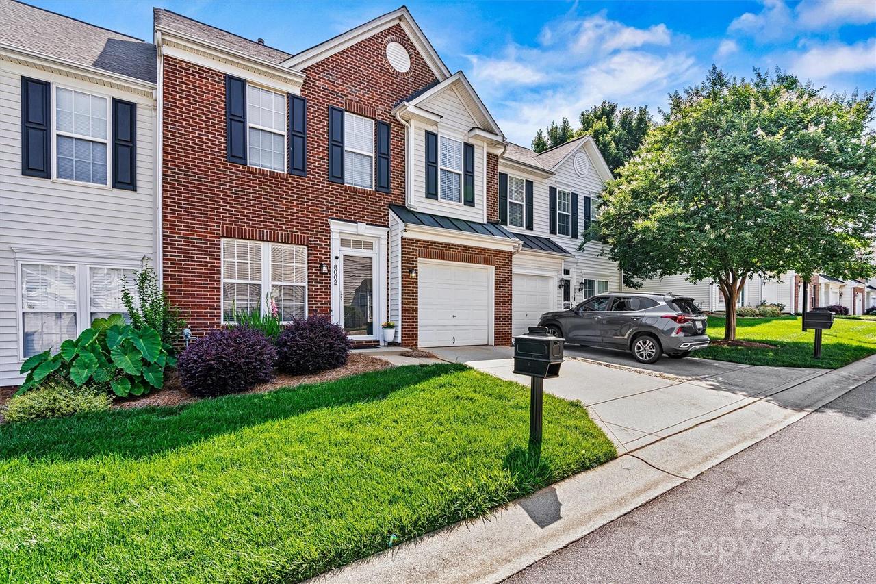 8002 Mariners Pointe Cir., Denver, NC 28037