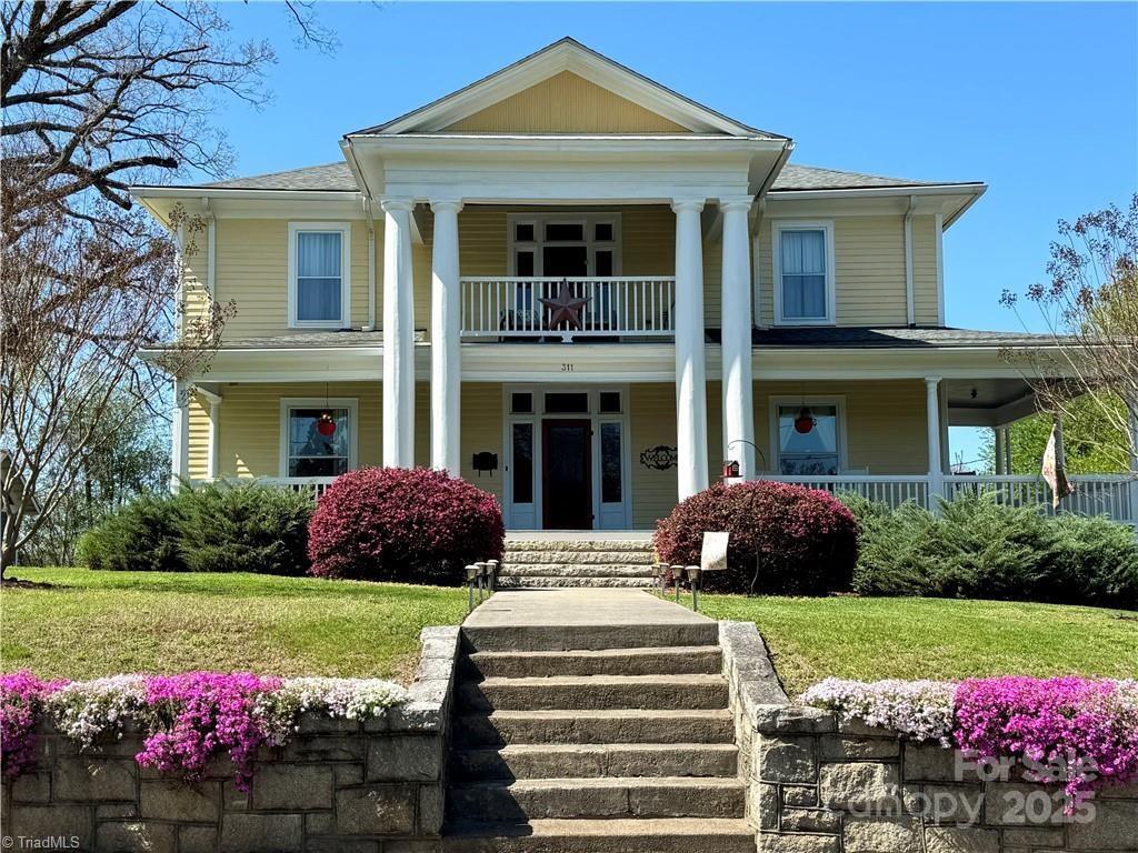 311 Cherry St., Mount Airy, NC 27030