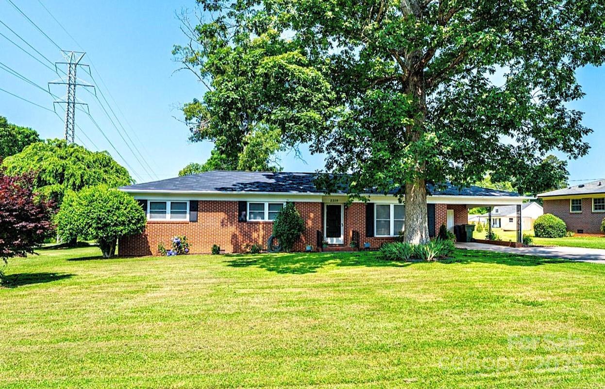 2309 13th Street Dr., Hickory, NC 28601