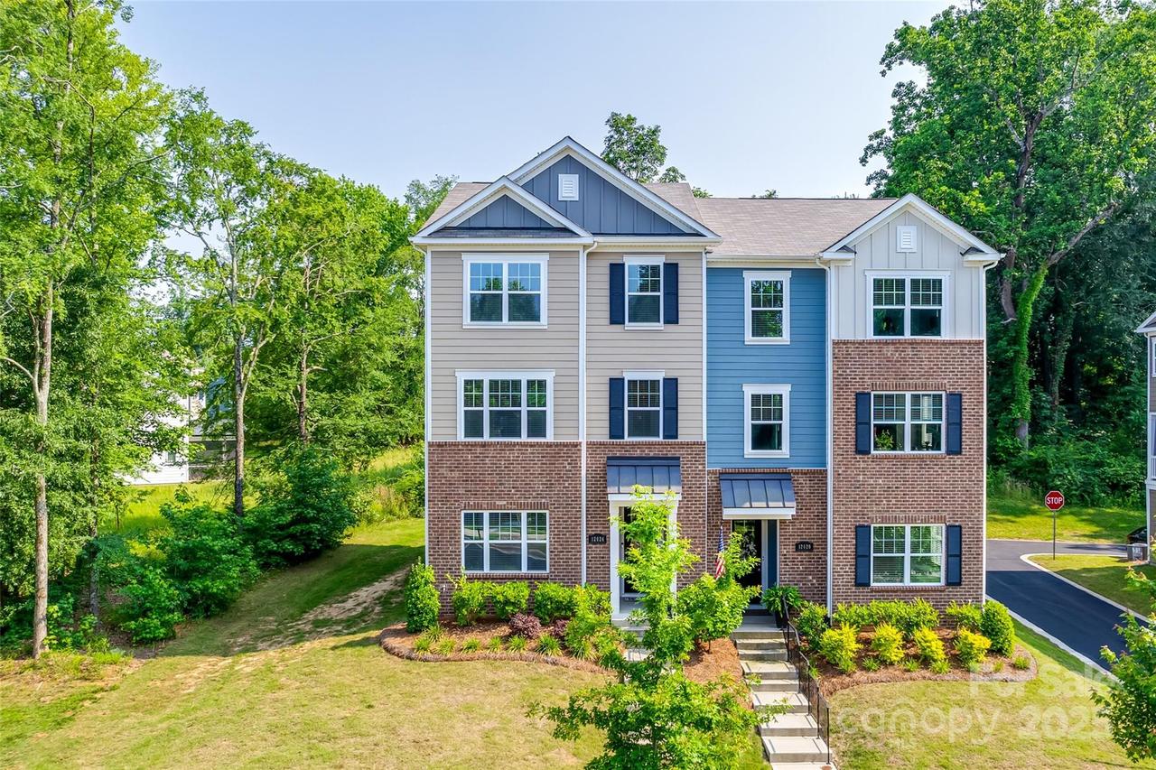 12024 John Newton Dr., Davidson, NC 28036