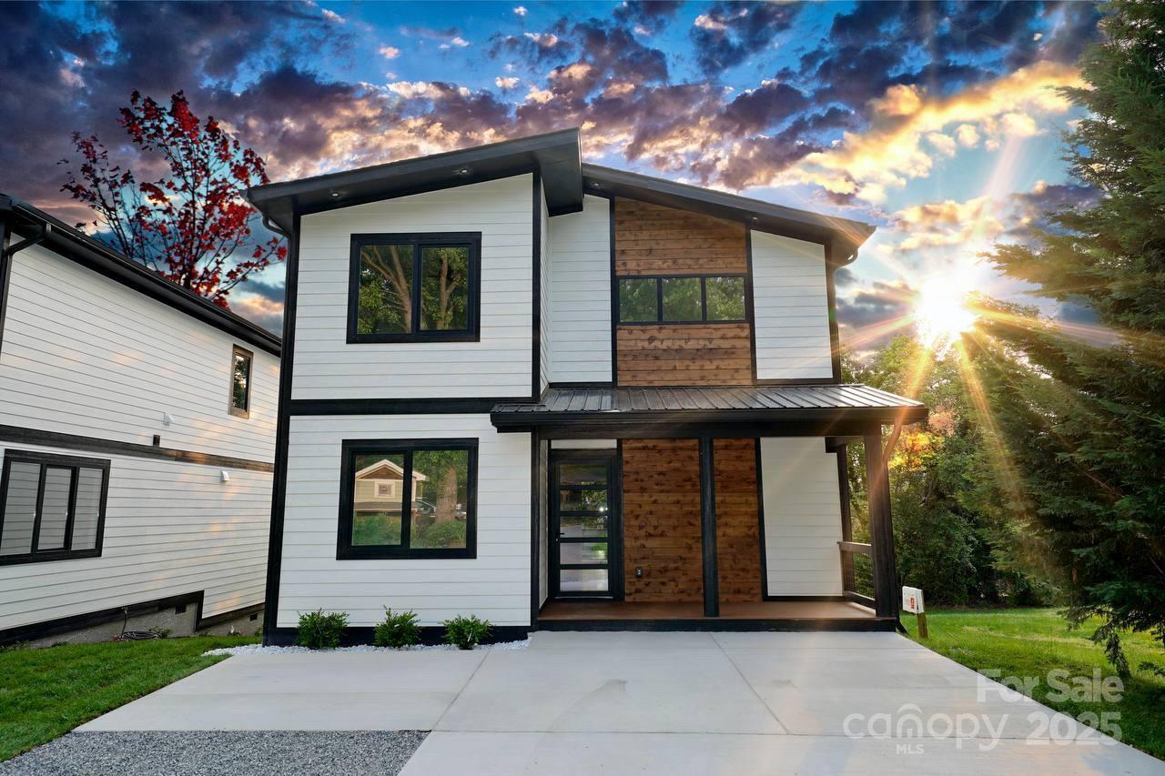 29 Robin St., Asheville, NC 28803