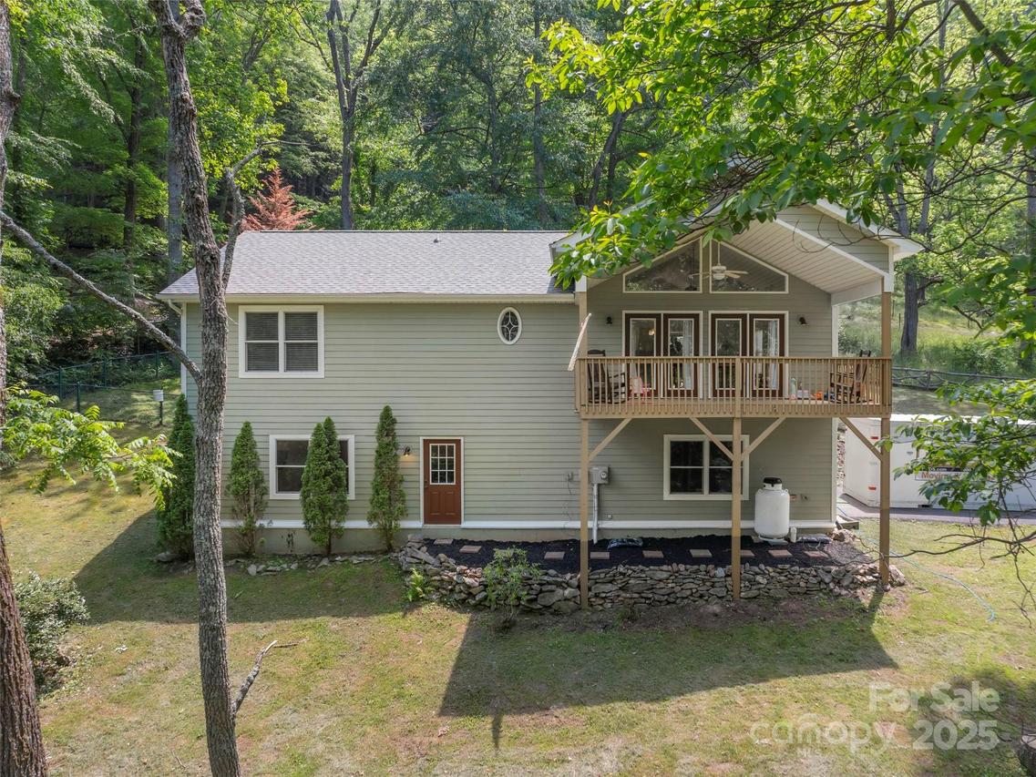 799 Coyote Hollow Rd., Waynesville, NC 28785
