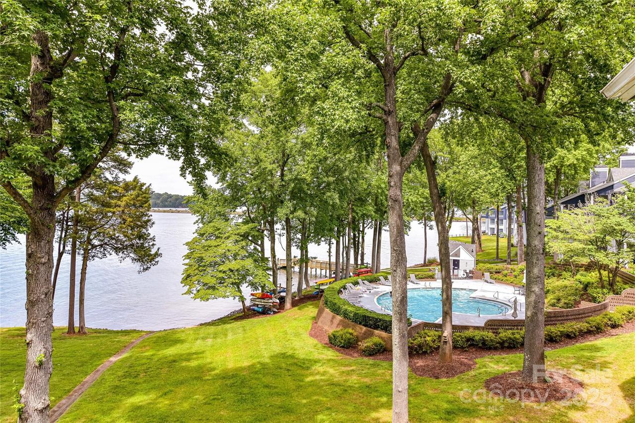303 Northwest Dr., Davidson, NC 28036