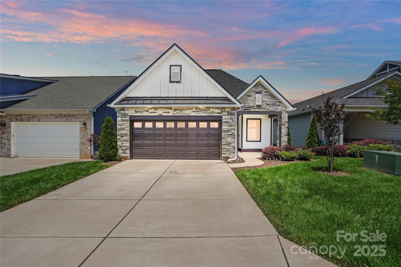 6277 Raven Rock Dr., Denver, NC 28037
