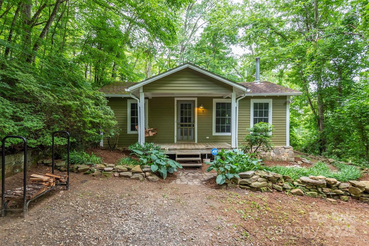 379 Rainbow Ter., Black Mountain, NC 28711