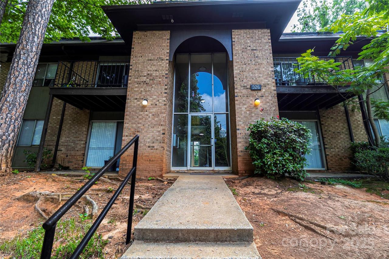 326 Orchard Trace Ln. #3, Charlotte, NC 28213