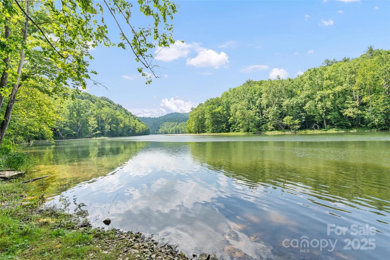 00 White Oak Rd., Waynesville, NC 28786