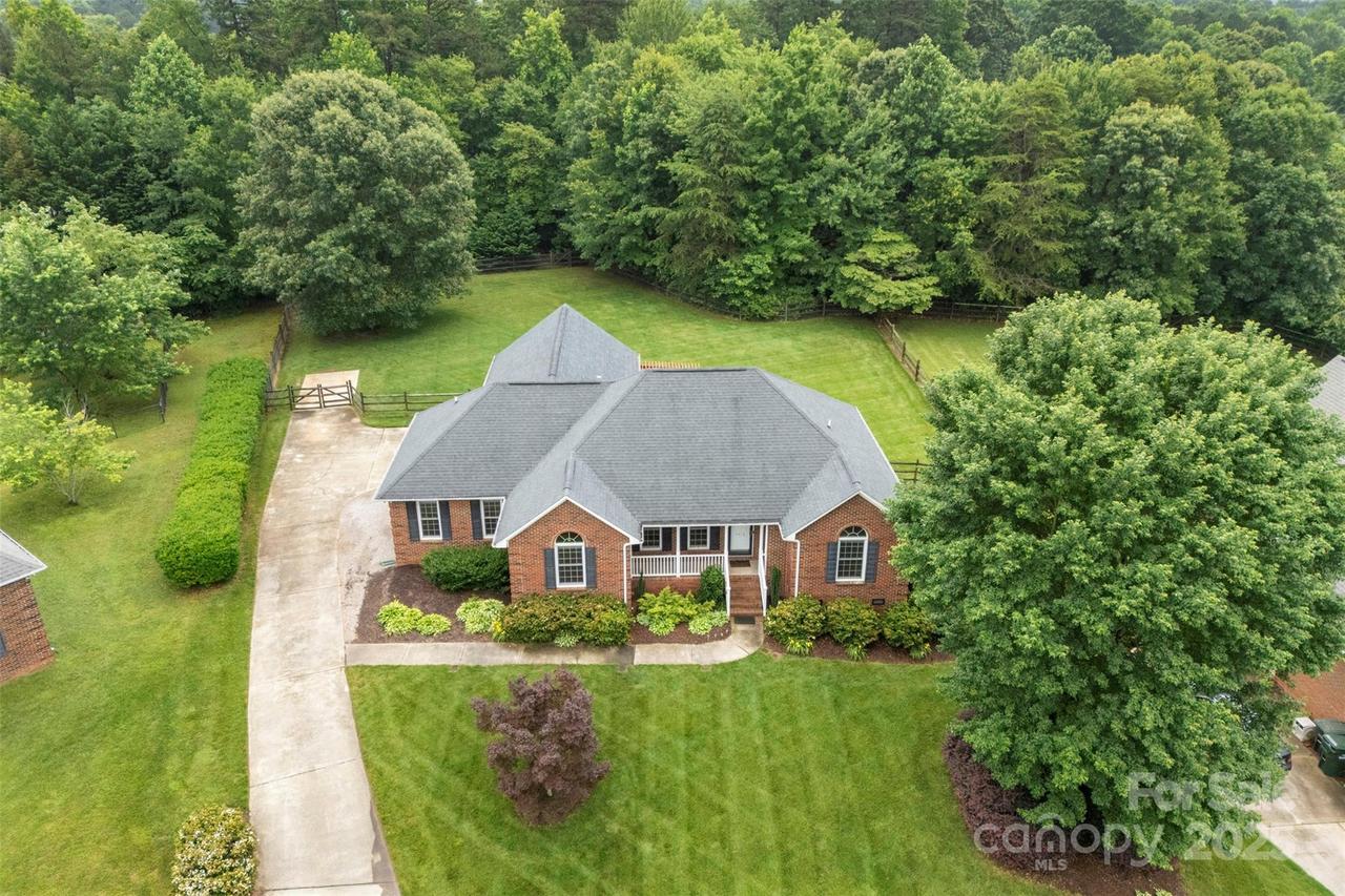 5410 Berryview Ln., Gastonia, NC 28056