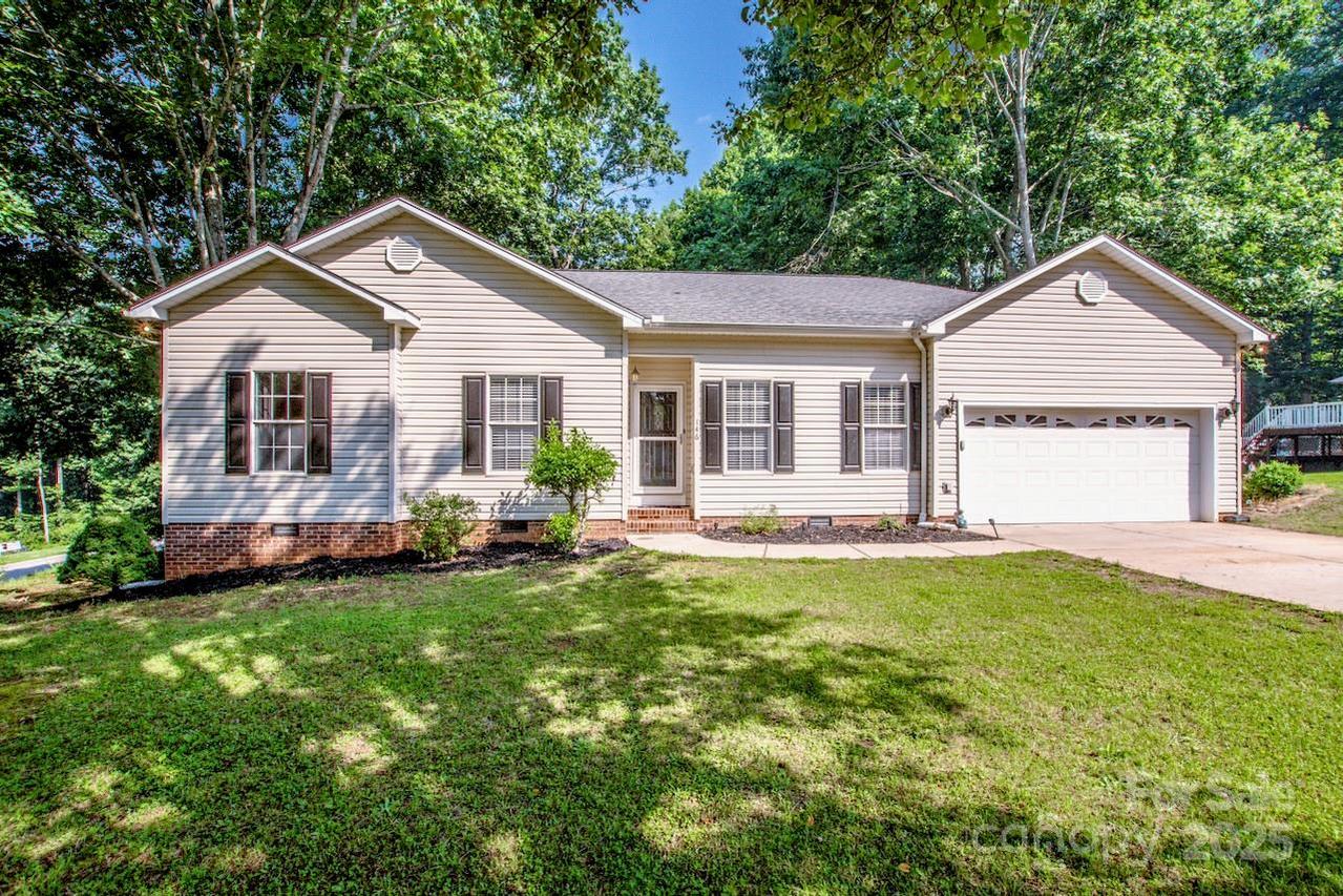 146 Valley Glen Dr., Troutman, NC 28166
