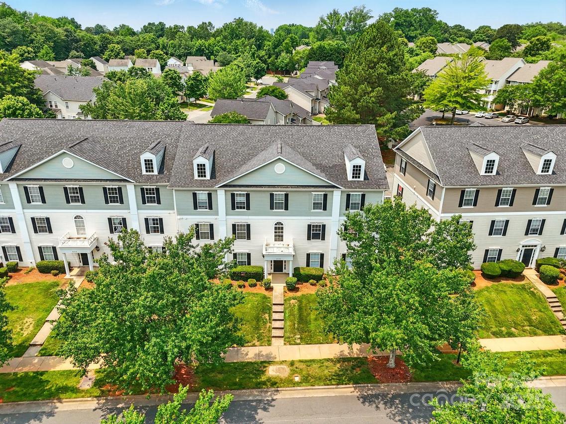 1134 Plaza Walk Dr., Charlotte, NC 28215