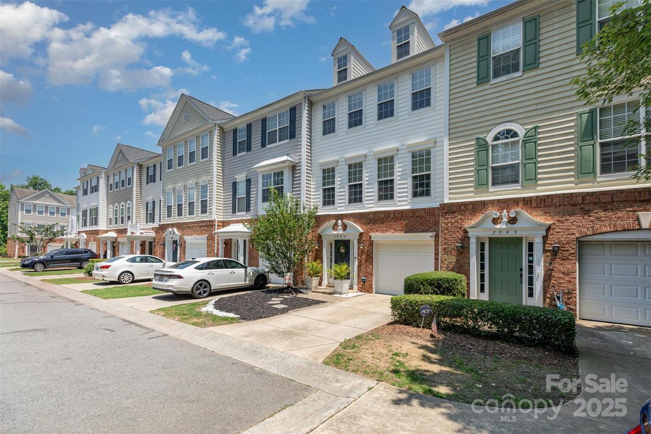 2945 Duvalla Ave., Charlotte, NC 28209
