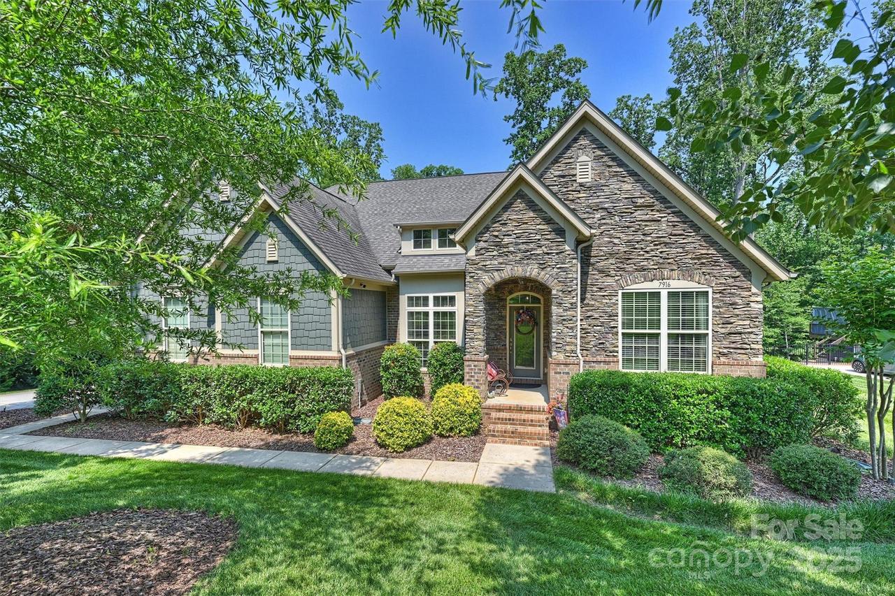 7916 Deerbridge St., Mint Hill, NC 28227