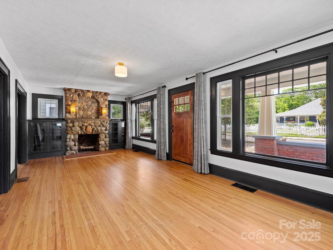 106 Brevard Rd., Asheville, NC 28806