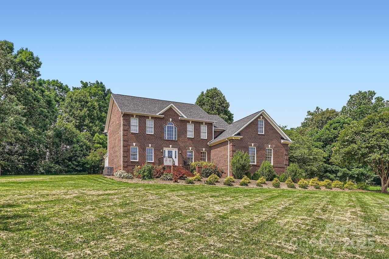 1185 Willow Creek Dr., Newton, NC 28658