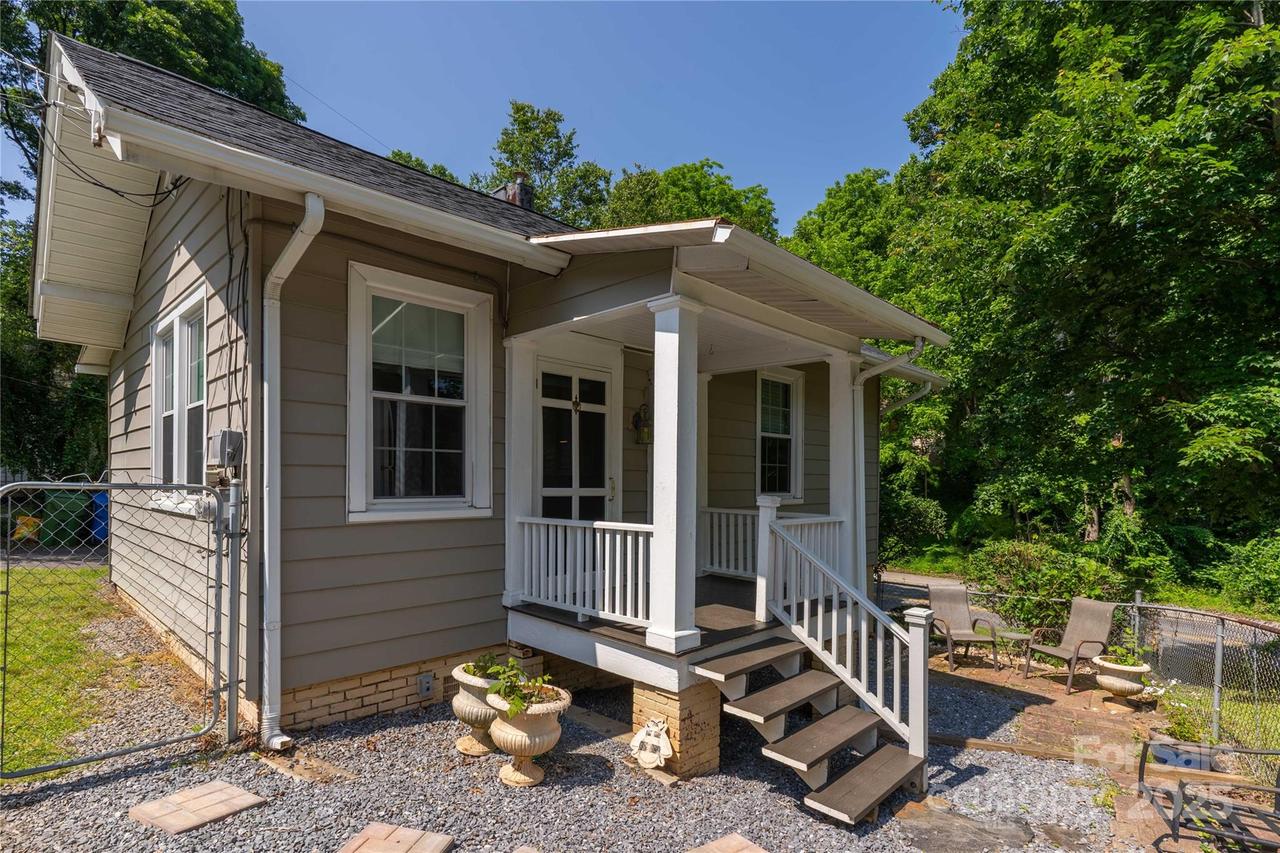 6 Wood Ave., Asheville, NC 28803