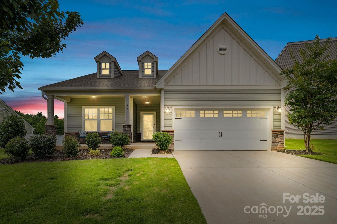 196 Sutters Mill Dr., Troutman, NC 28166