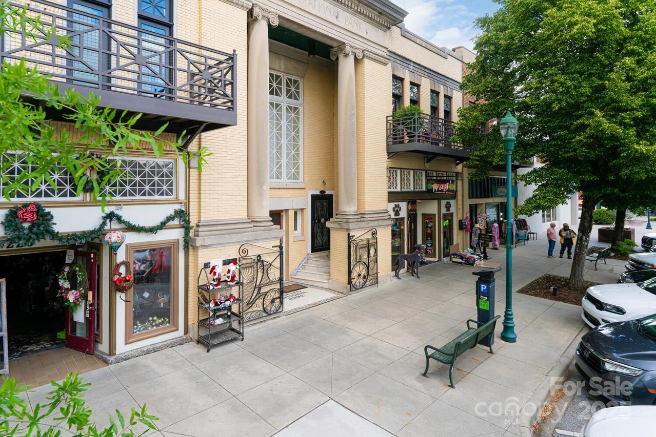 231 N Main St., Hendersonville, NC 28792