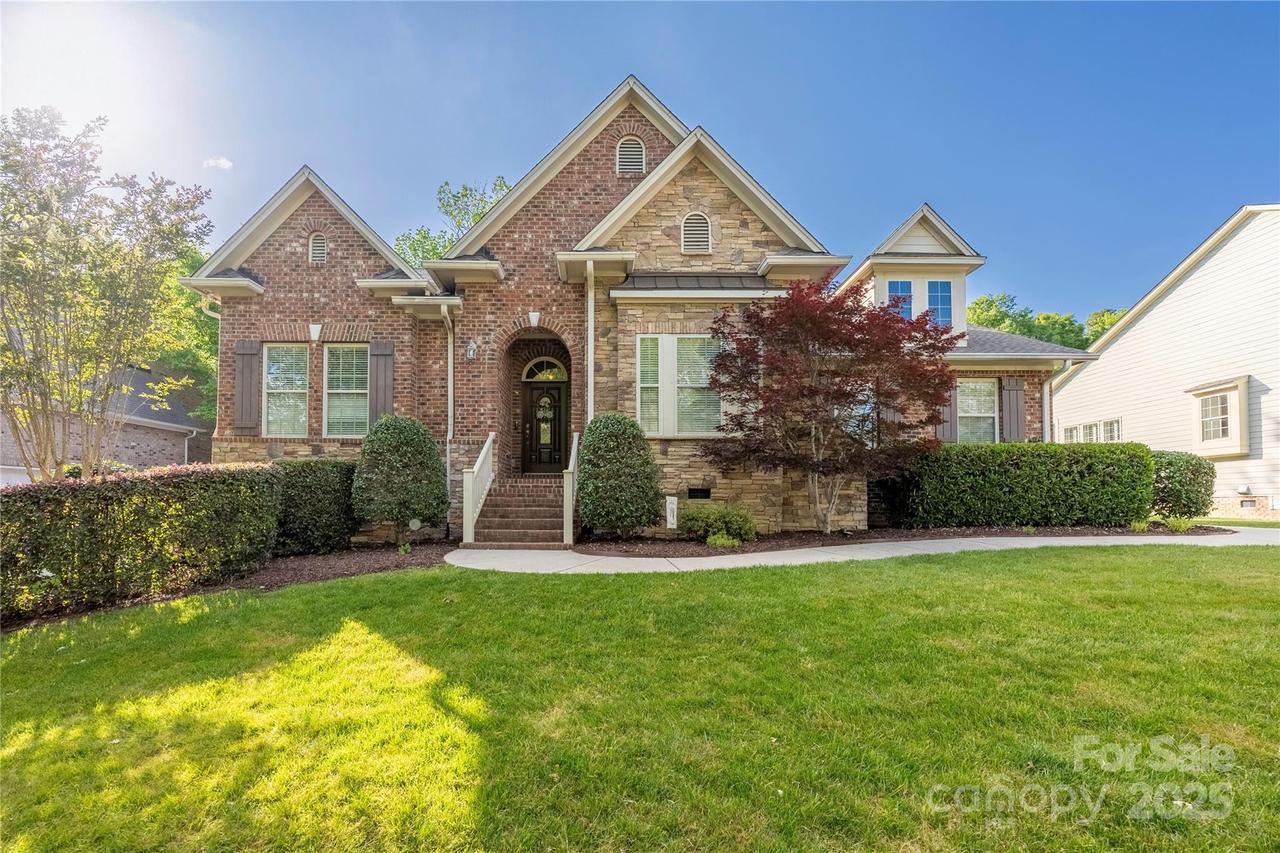 15024 Old Vermillion Dr., Huntersville, NC 28078