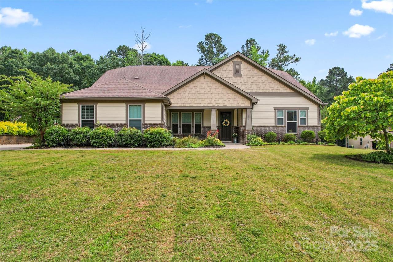 137 Leaning Tower Dr., Mooresville, NC 28117