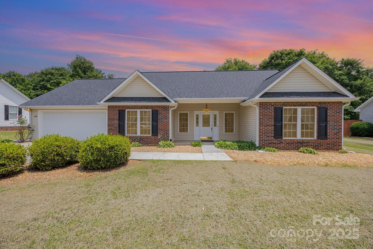 169 Charleston Ridge Dr., Mocksville, NC 27028