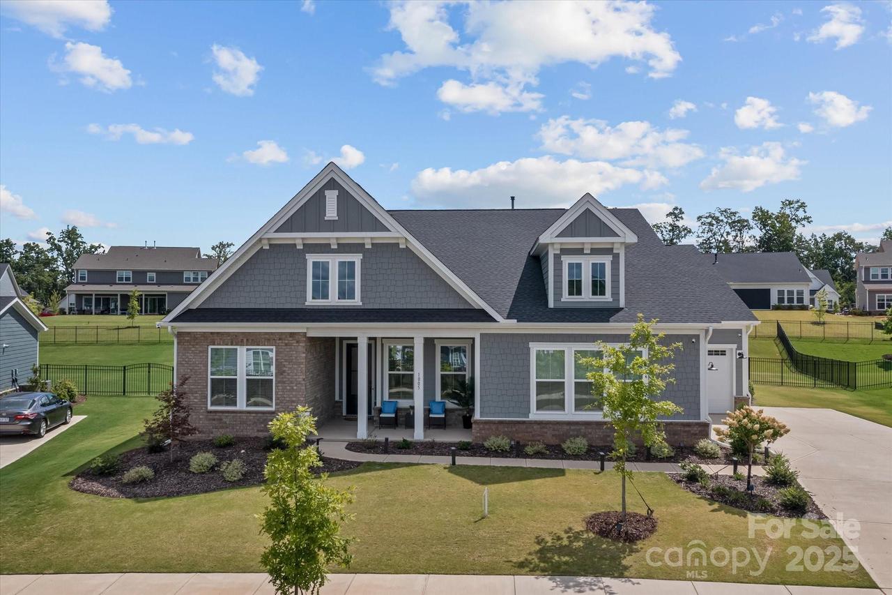 1005 Willow Bank Ln., Belmont, NC 28012