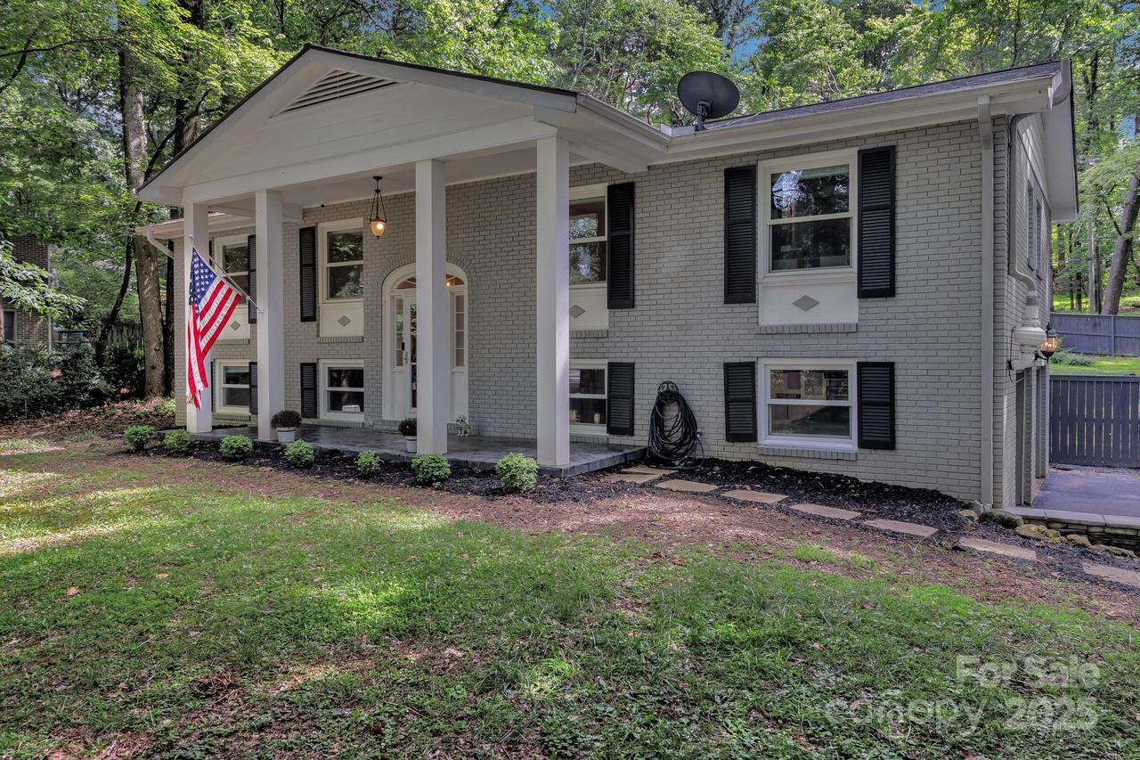 169 Echo Dr., Laurel Park, NC 28739