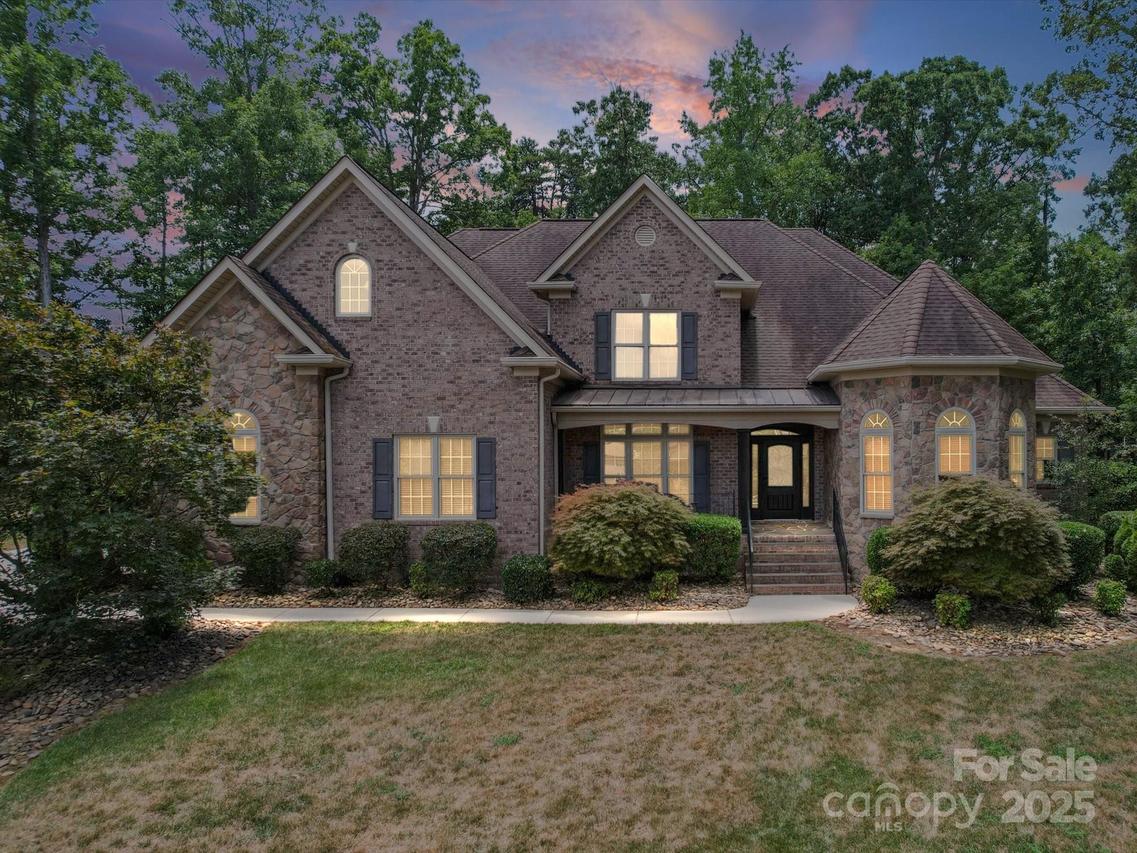 3925 Hounslow Ln., Harrisburg, NC 28075
