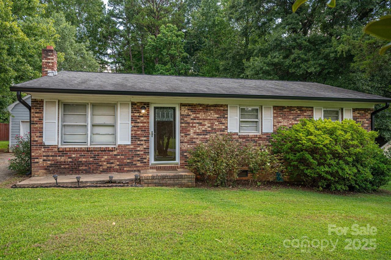 105 Smith Ln., Mount Holly, NC 28120