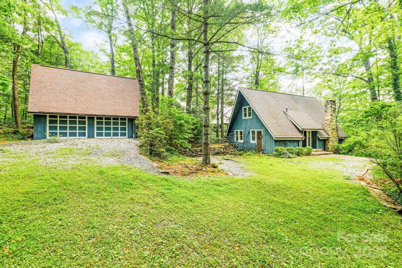 193 Falls View Dr., Lake Toxaway, NC 28747