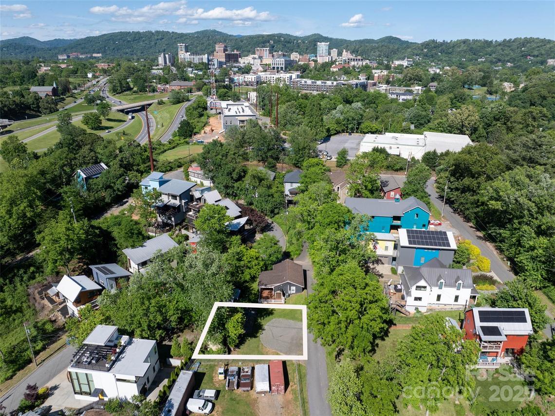 99999 Park Pl., Asheville, NC 28801