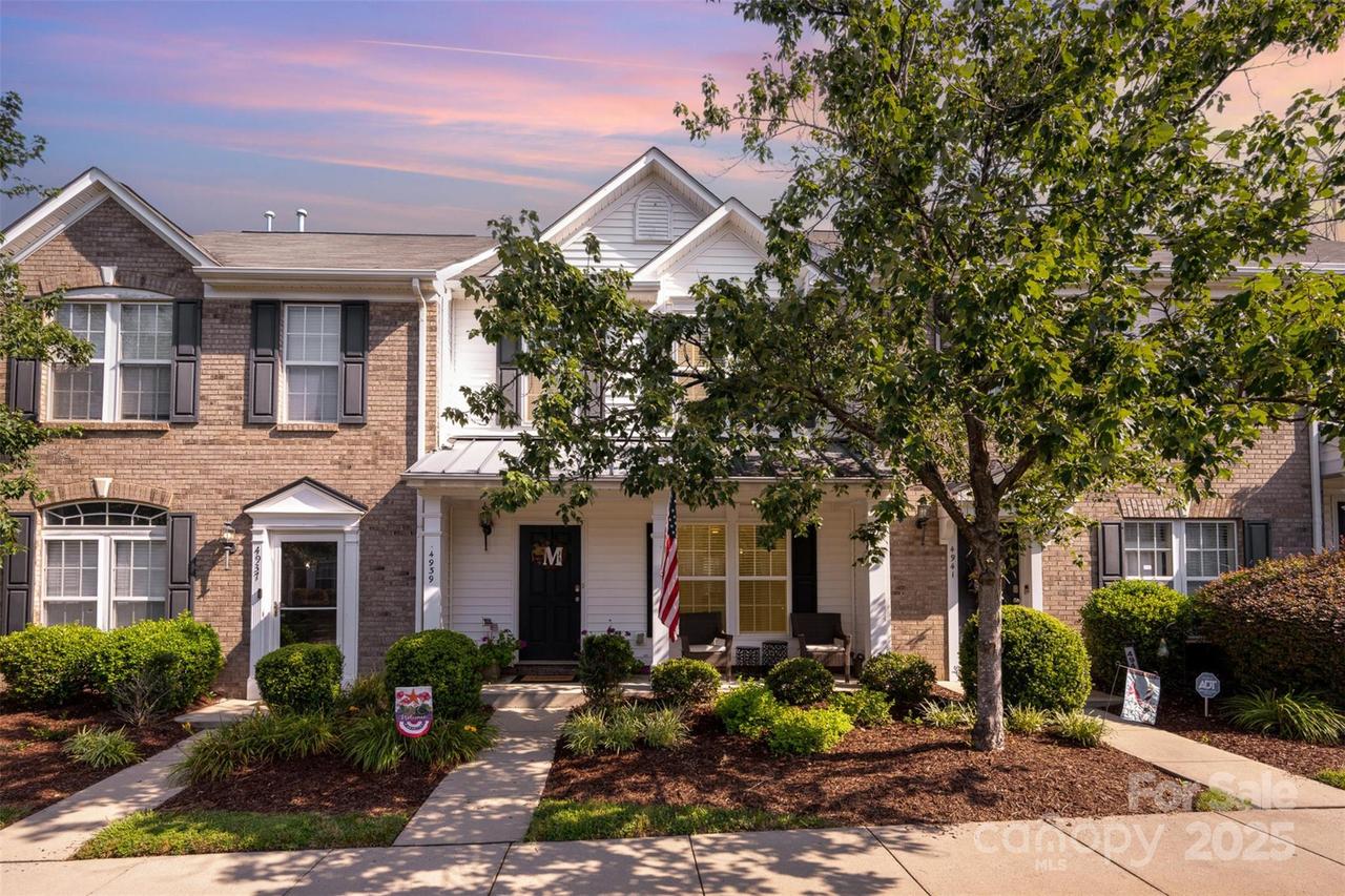 4939 Sunburst Ln., Charlotte, NC 28213