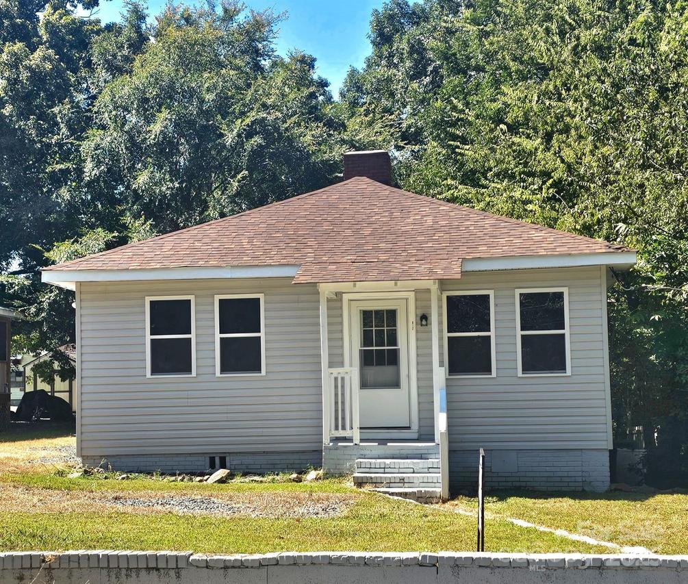 62 Cedar St., Badin, NC 28009