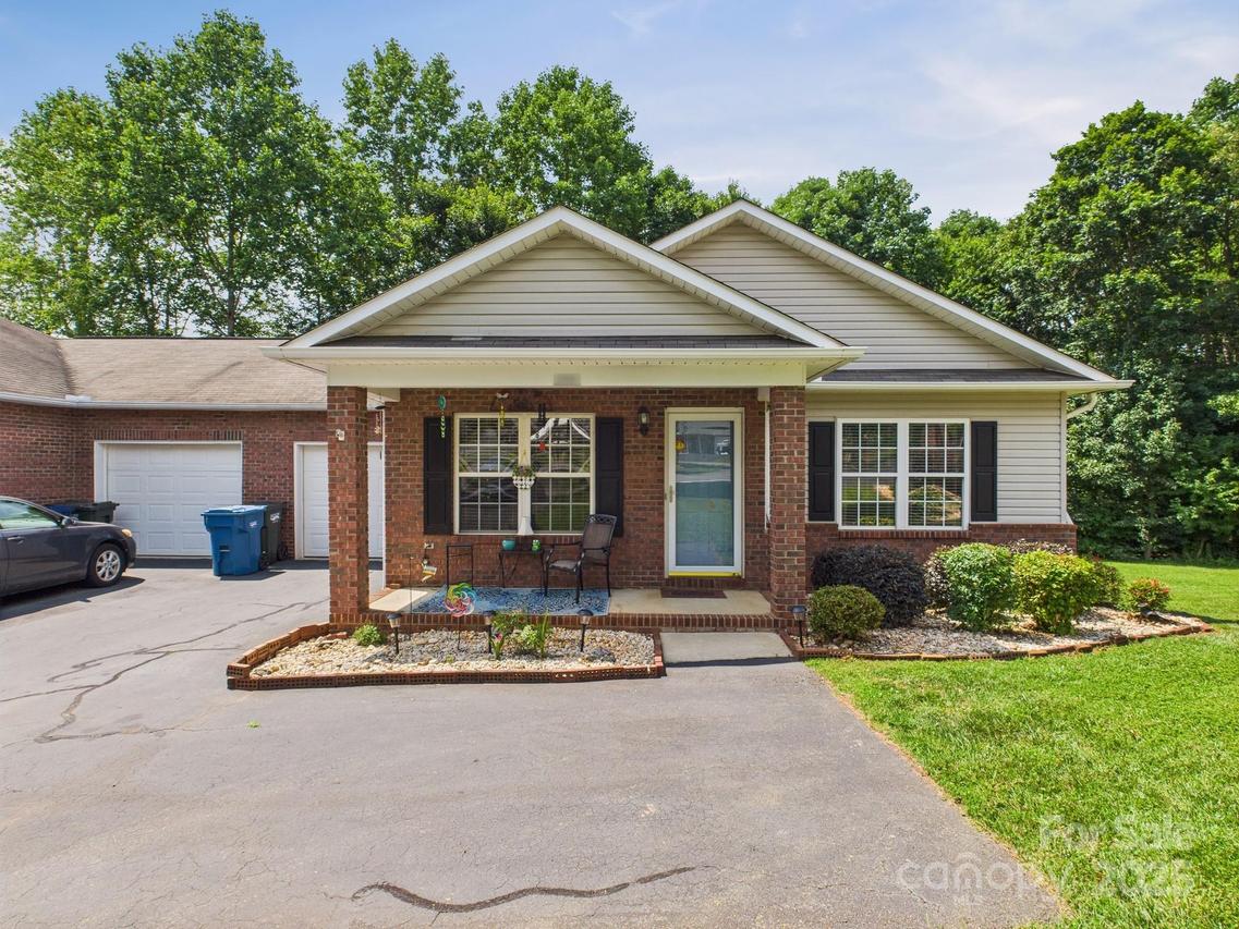2541 26th Ave., Hickory, NC 28601
