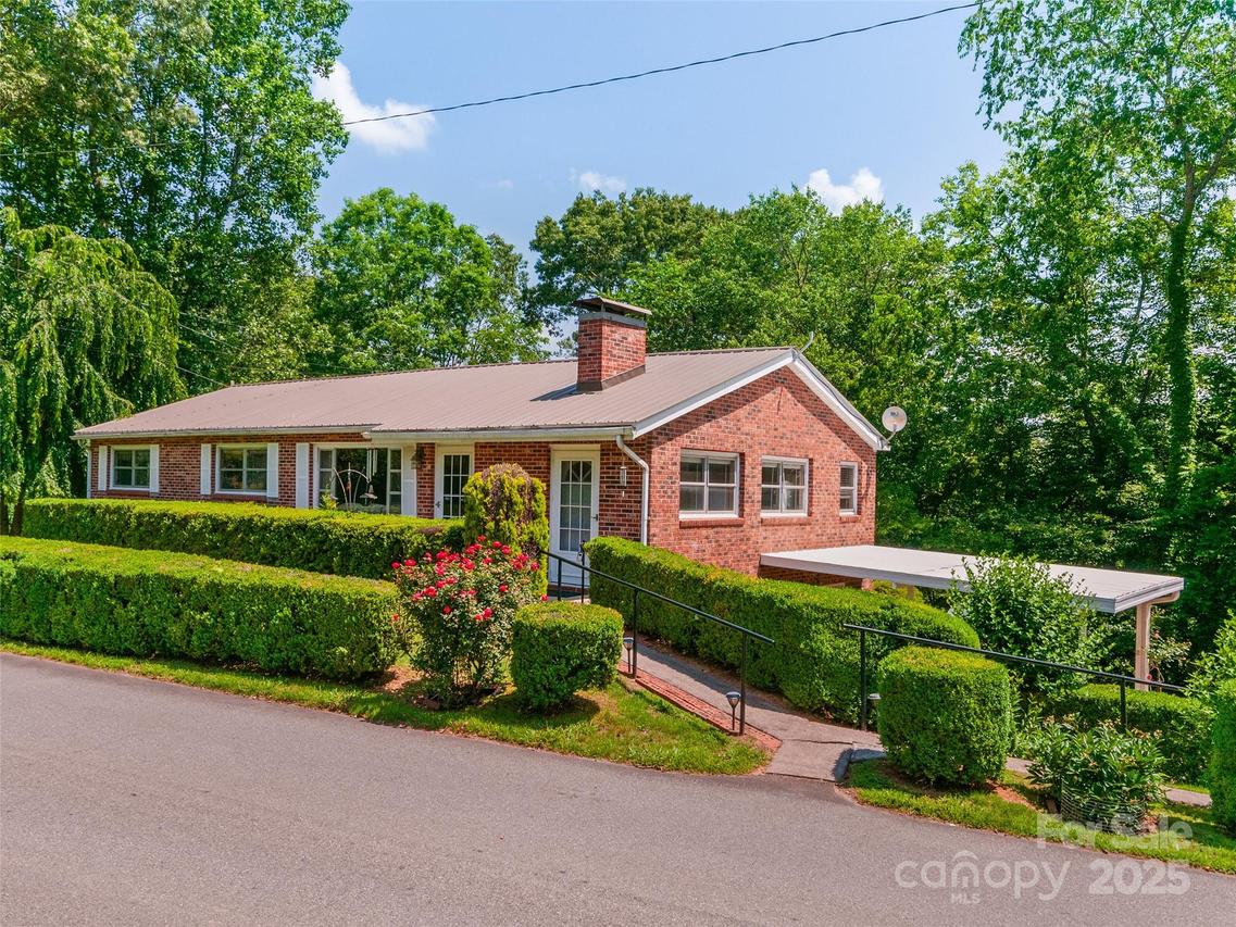 167 Panorama Dr., Franklin, NC 28734