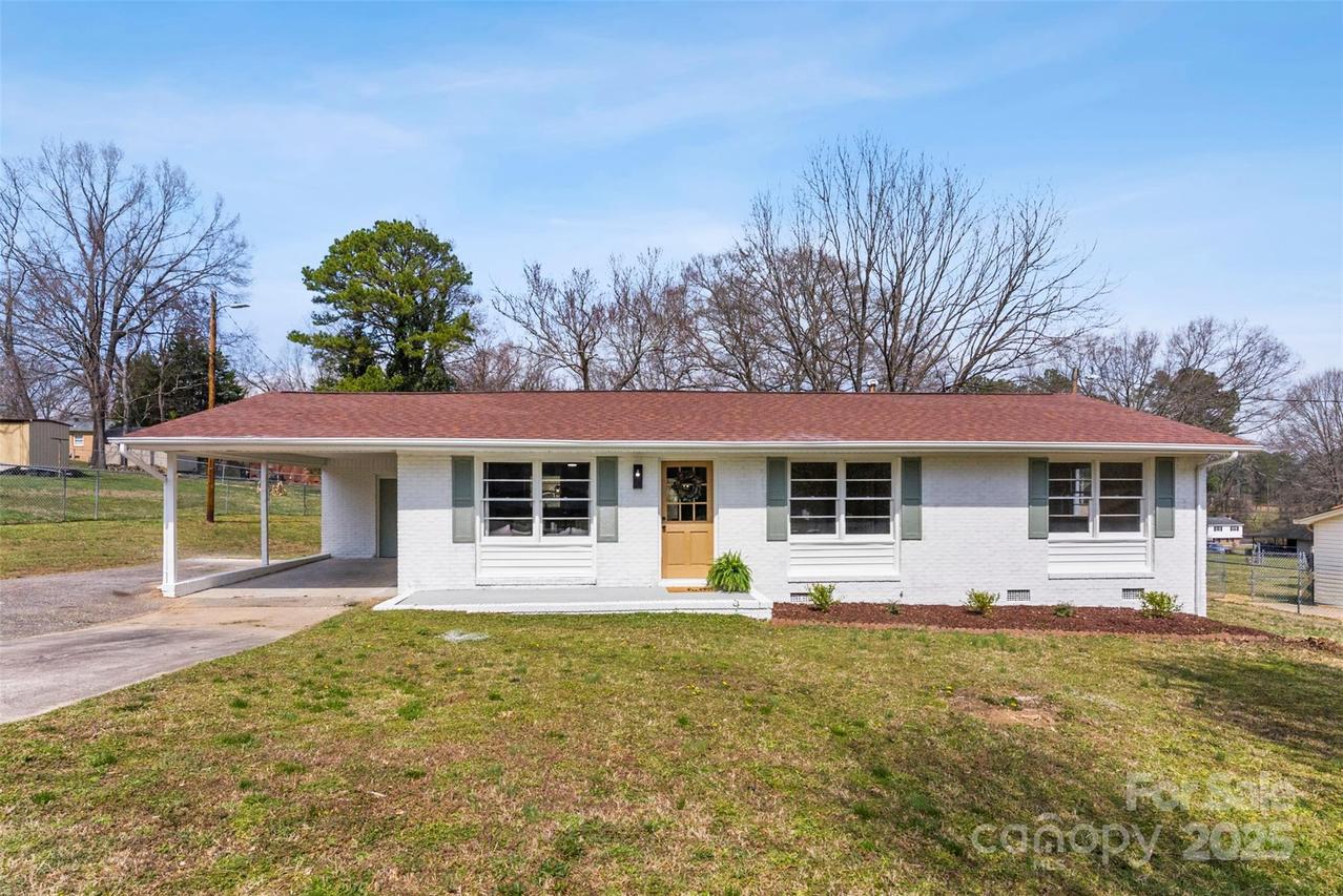 2232 Glenraven Ave., Gastonia, NC 28052