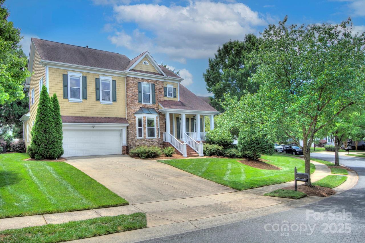 8044 Hawk Crest Ct., Charlotte, NC 28270