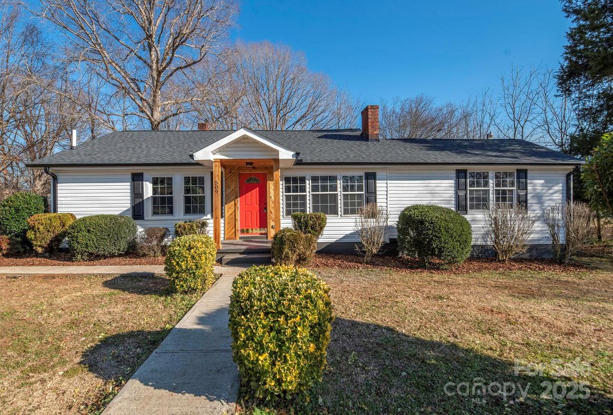 509 Eastside Dr., Statesville, NC 28625