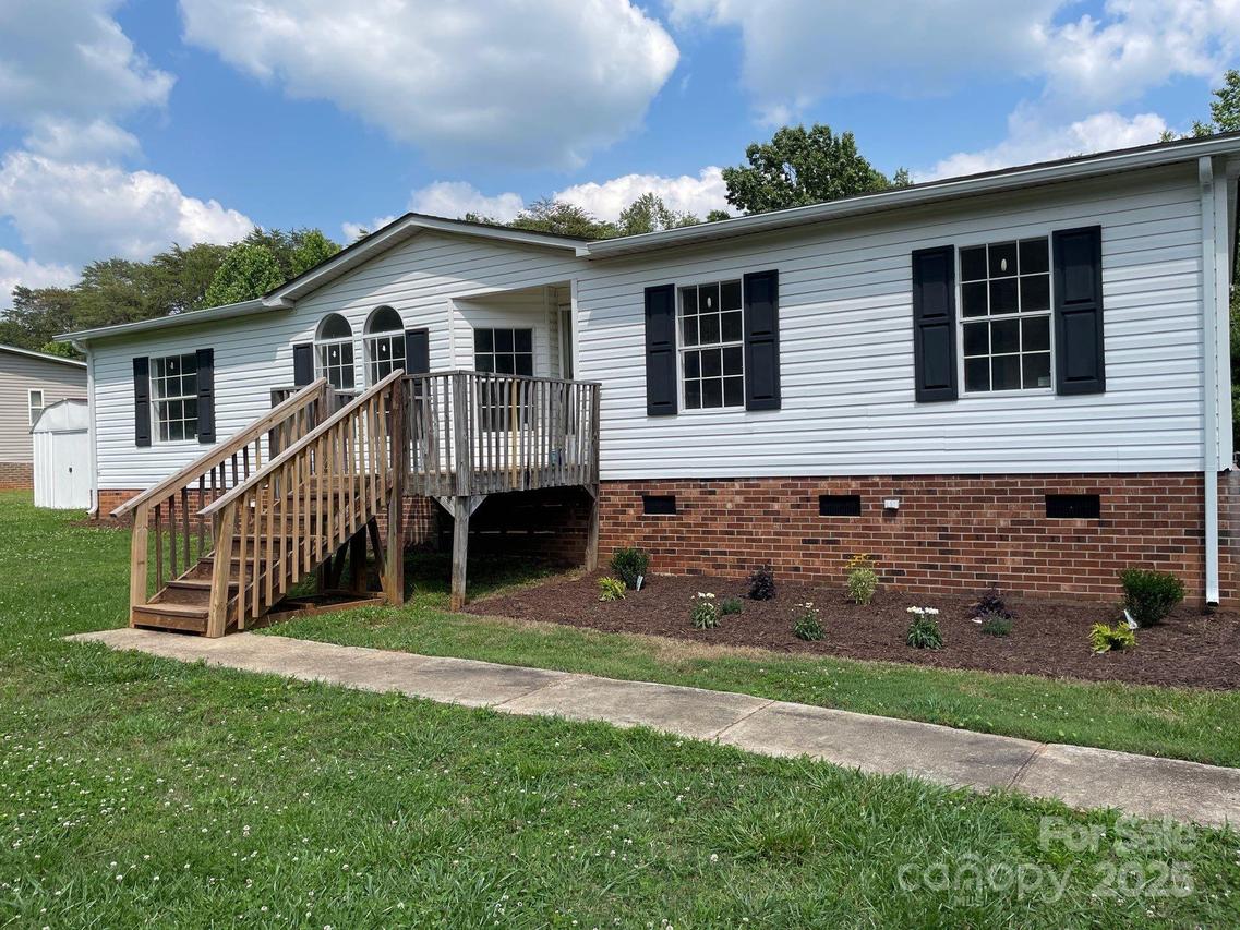 1201 Forest Ridge Rd., Bessemer City, NC 28016