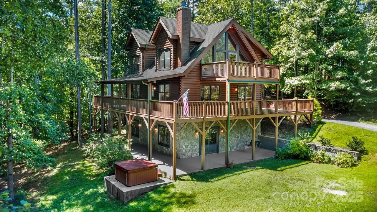 447 Hidden Lake Pkwy., Nebo, NC 28761