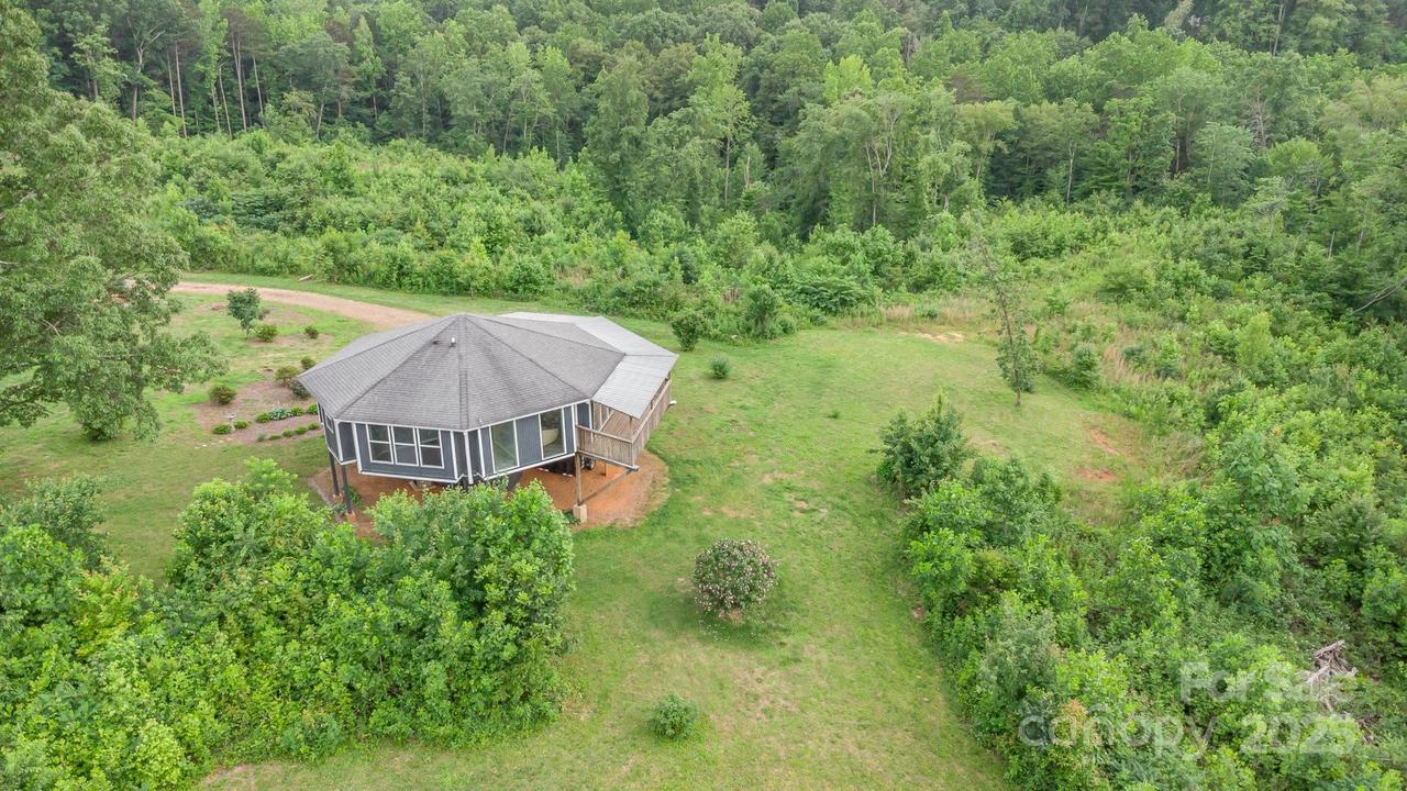 147 Buck And Doe Ln., Statesville, NC 28625